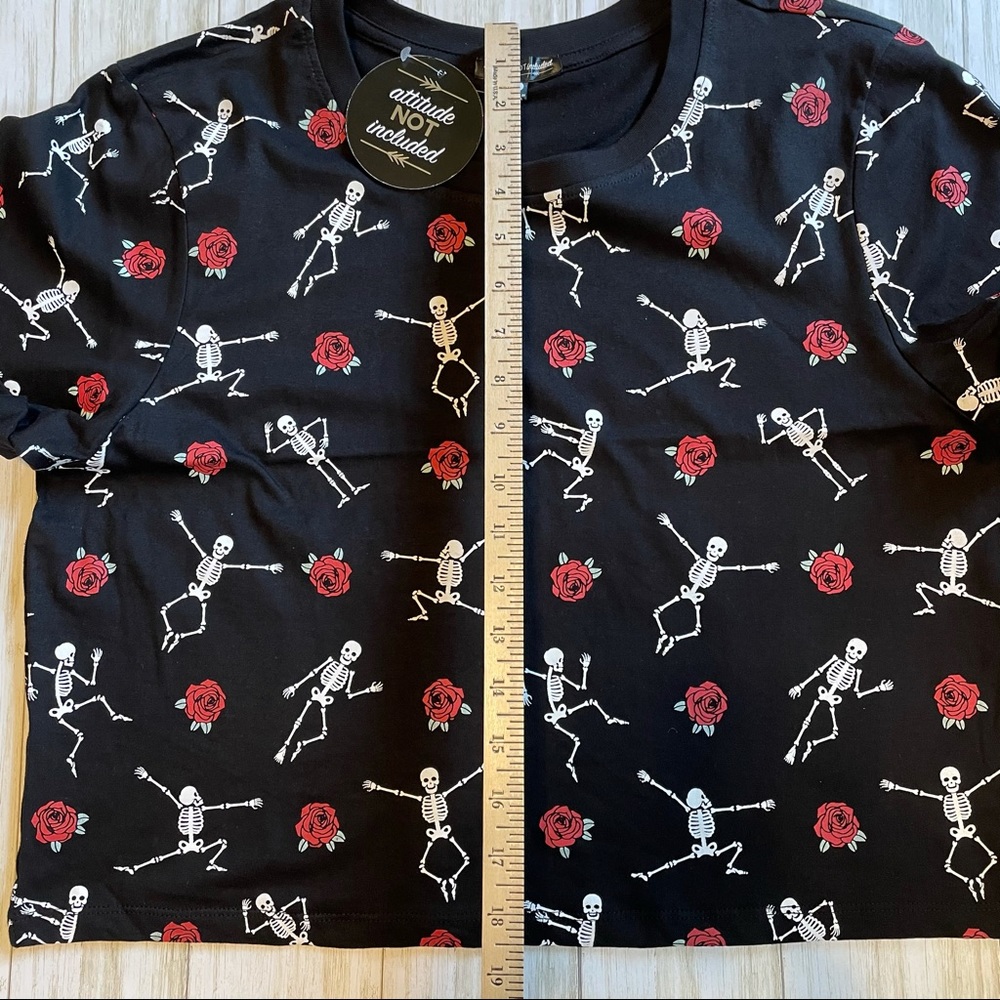 Skeleton & Rose Top - Picture 8 of 8